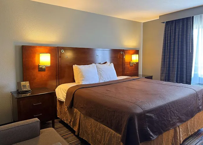 Travelodge By Wyndham Bloomington