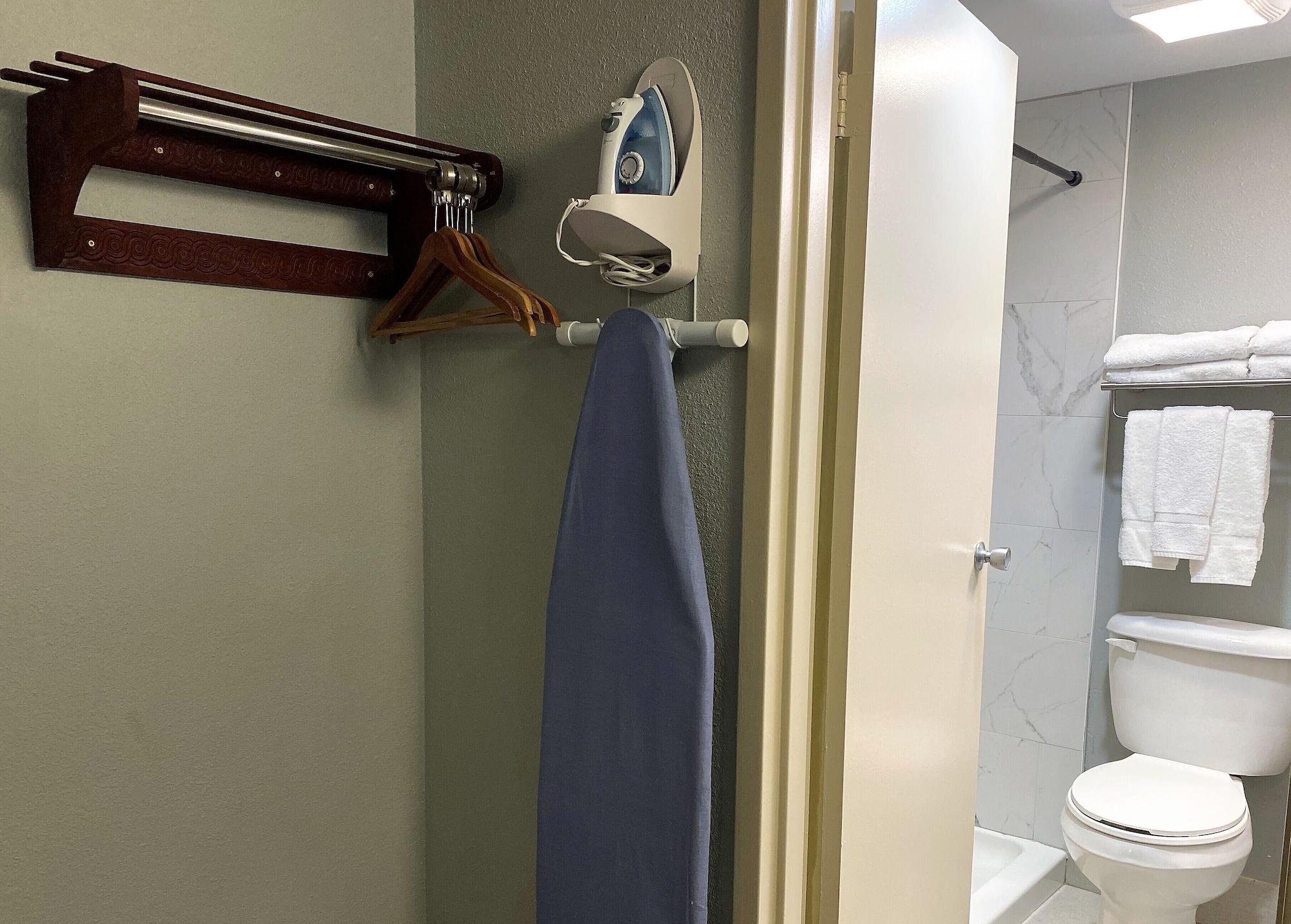 Travelodge By Wyndham Hotel