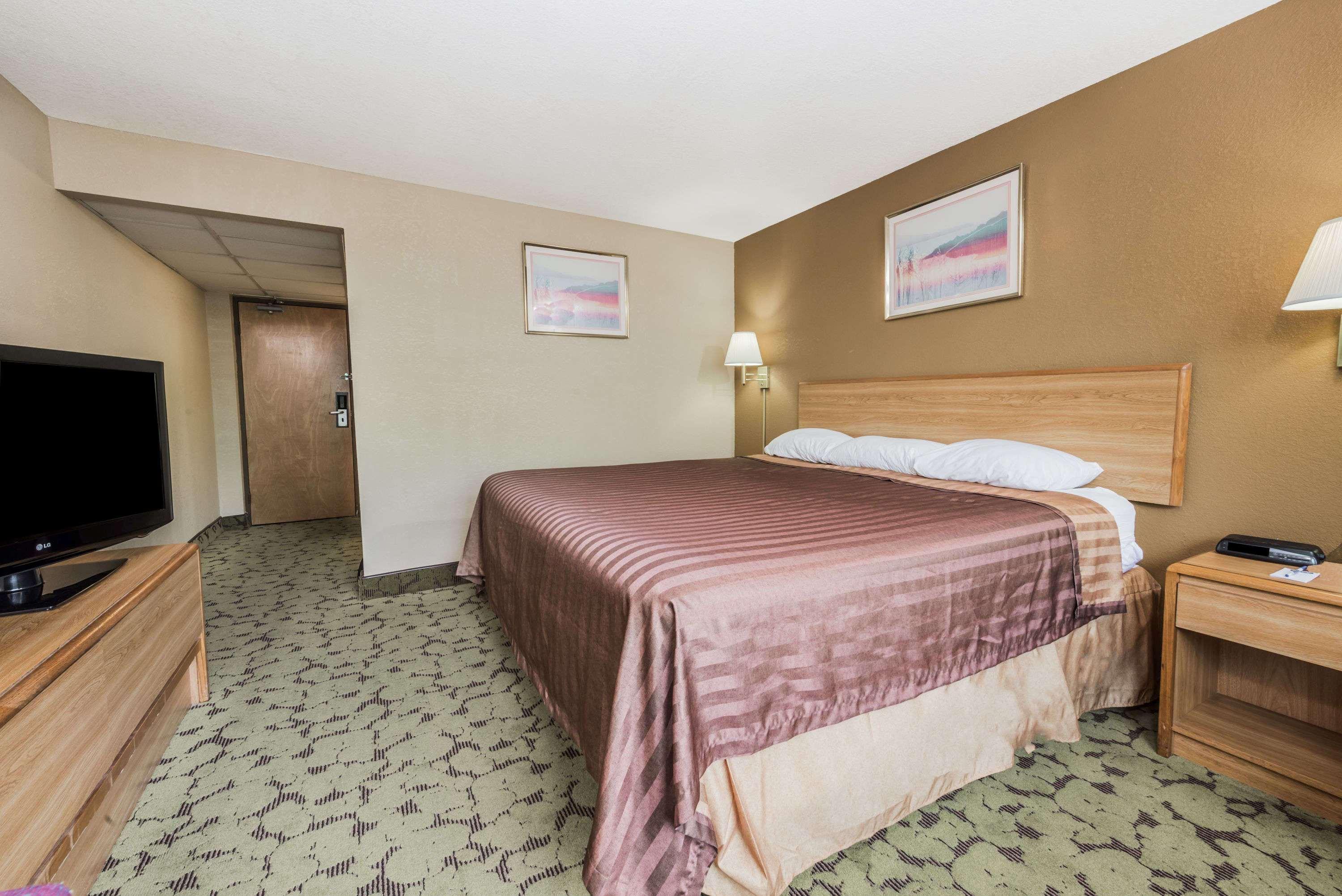 Travelodge By Wyndham Hotel Bloomington