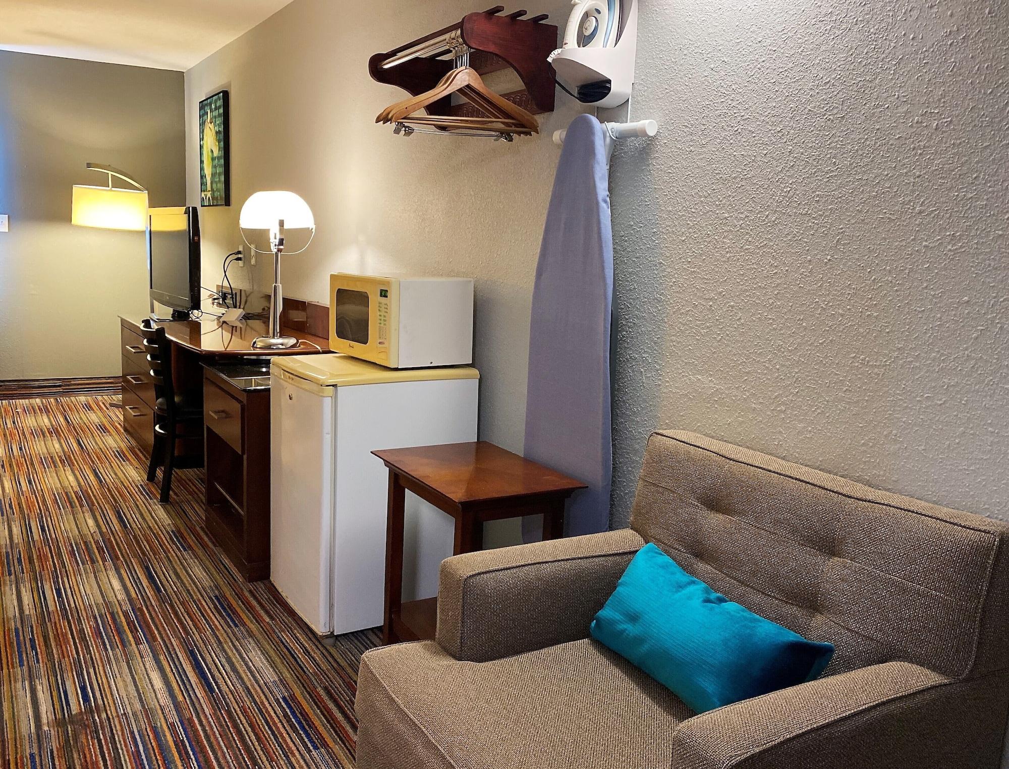 Travelodge By Wyndham Bloomington