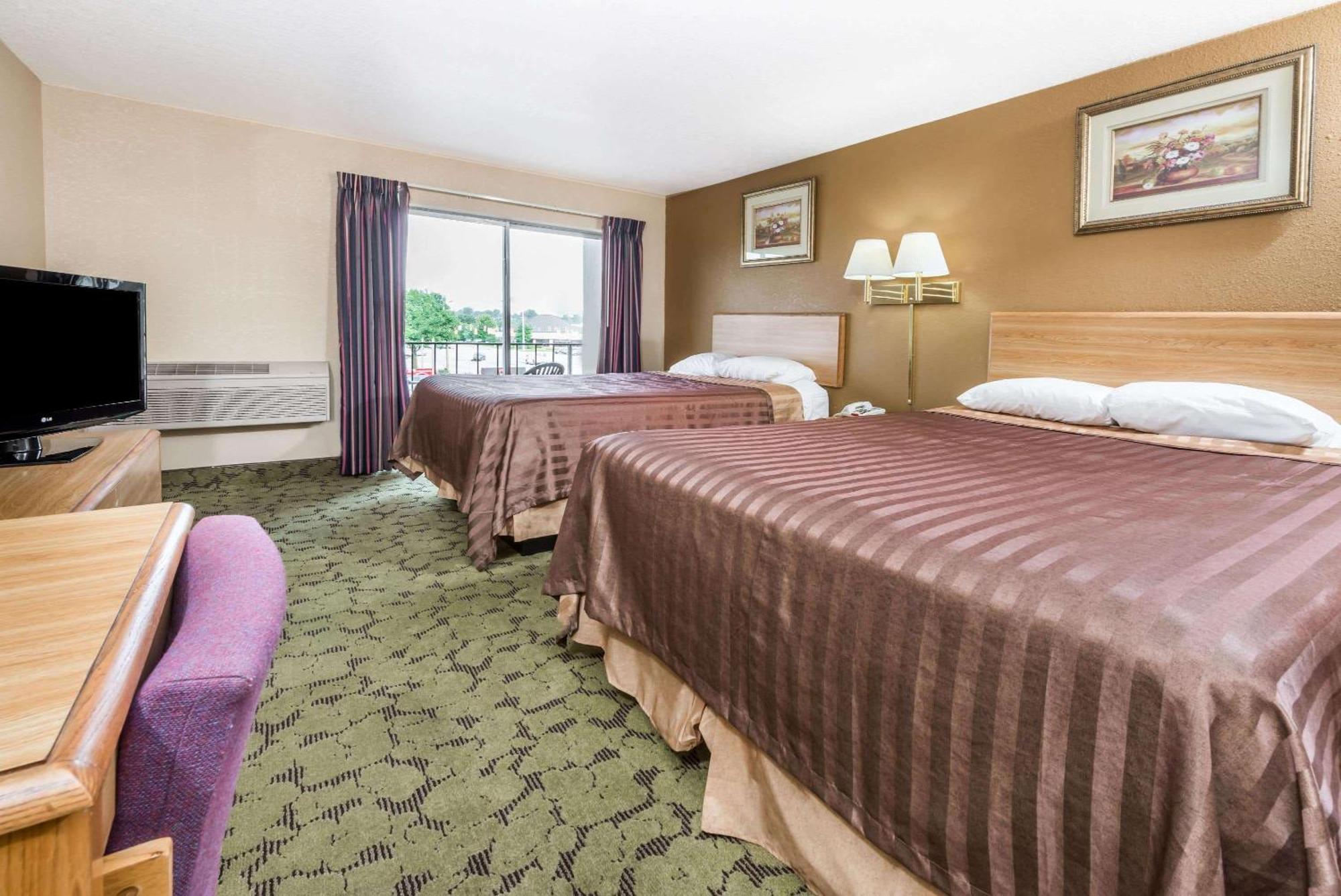 Travelodge By Wyndham Bloomington